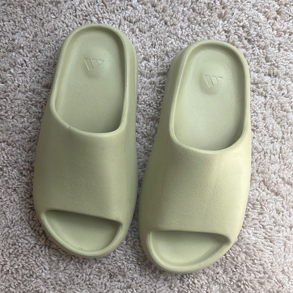 Yeezy Slides 'Resin' 2022